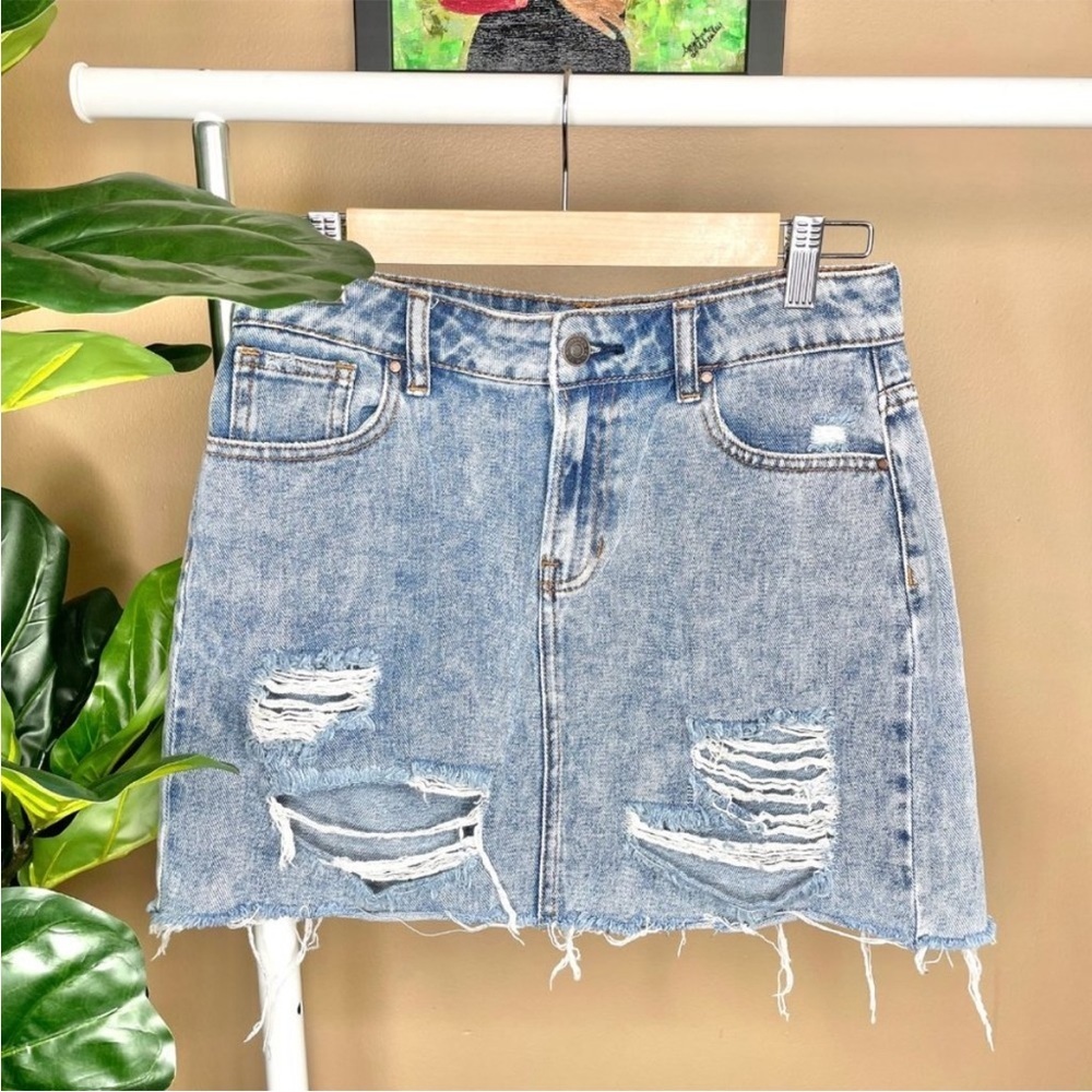 PacSun Blue Vintage Wash Distressed Denim Mini Skirt Size 25 Frayed Hem Cotton